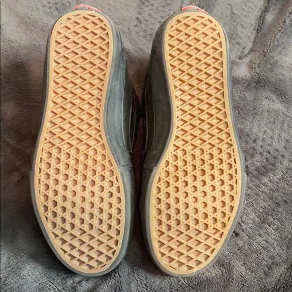 Men’s Vans HighTops Black (Size: 9) (Gently Worn) - Picture 7 of 7